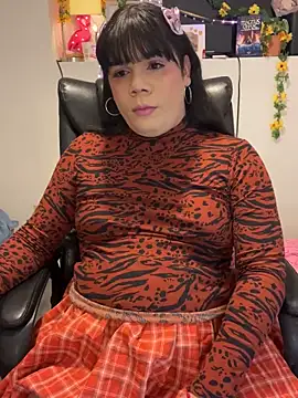 Snapshot of Violetacam_05 chatting on 03/11/25, 07:04 Violetacam 05 online show from 03/11/25, 07:04
