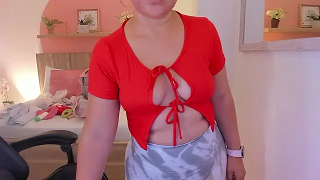 izaro22 online show from 12/04/24, 02:09