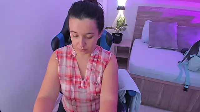 izaro22 online show from 09/16/25, 01:12