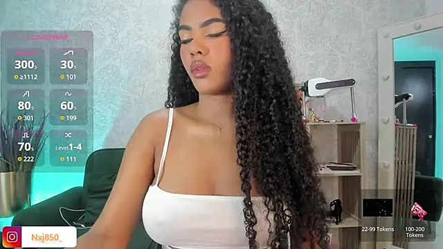 HOTBLACKANDWHITE2 online show from 11/03/25, 02:57