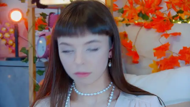 ElisabethDavis online show from 10/17/25, 02:19