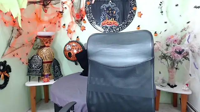 Sofia Franco  online show from 10/27/25, 07:18