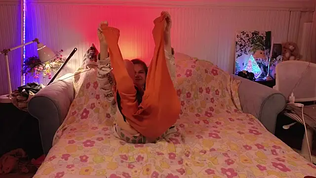 Snapshot of Frank_Fraer chatting on 10/12/25, 09:03 Frank Fraer online show from 10/12/25, 09:03