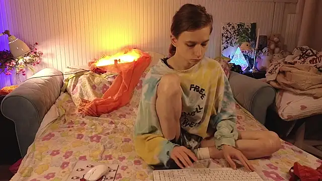 Snapshot of Frank_Fraer chatting on 10/15/25, 03:39 Frank Fraer online show from 10/15/25, 03:39