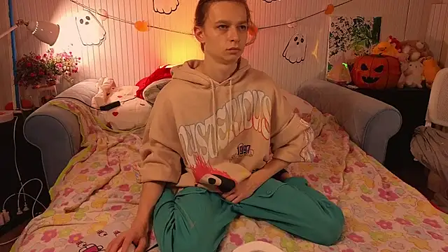 Snapshot of Frank_Fraer chatting on 10/25/25, 08:03 Frank Fraer online show from 10/25/25, 08:03