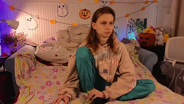 Snapshot of Frank_Fraer chatting on 10/26/25, 02:23 Frank Fraer online show from 10/26/25, 02:23