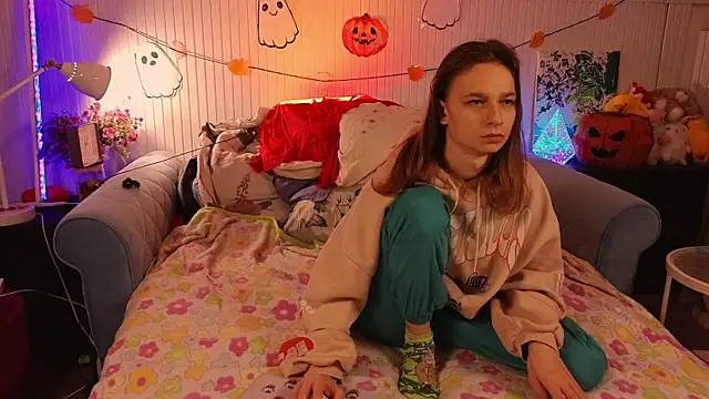 Snapshot of Frank_Fraer chatting on 10/28/25, 03:58 Frank Fraer online show from 10/28/25, 03:58