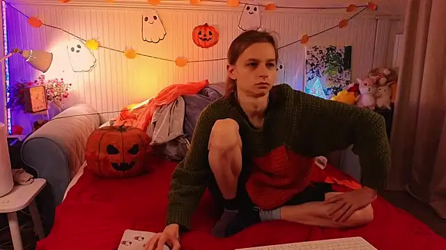 Snapshot of Frank_Fraer chatting on 10/31/25, 10:22 Frank Fraer online show from 10/31/25, 10:22