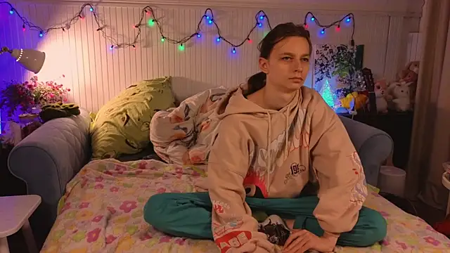 Snapshot of Frank_Fraer chatting on 11/14/25, 06:50 Frank Fraer online show from 11/14/25, 06:50