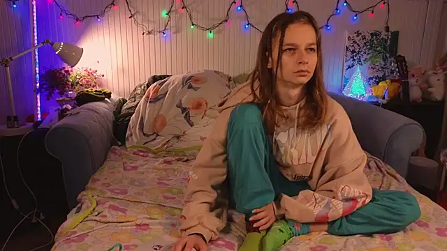 Snapshot of Frank_Fraer chatting on 11/15/25, 08:05 Frank Fraer online show from 11/15/25, 08:05