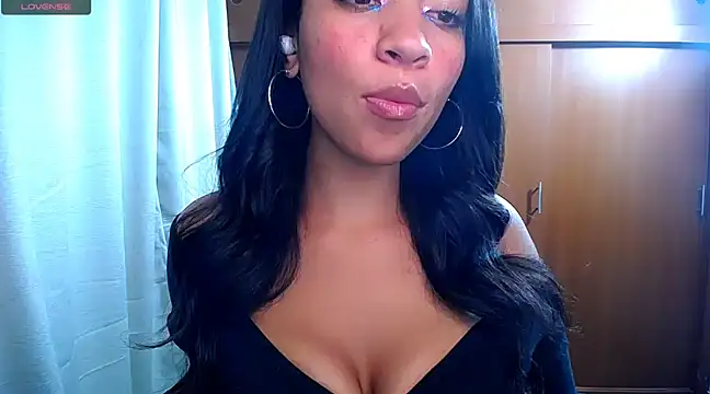 Snapshot of Danna_Ross_ chatting on 01/24/25, 12:42 Danna Ross  online show from 01/24/25, 12:42