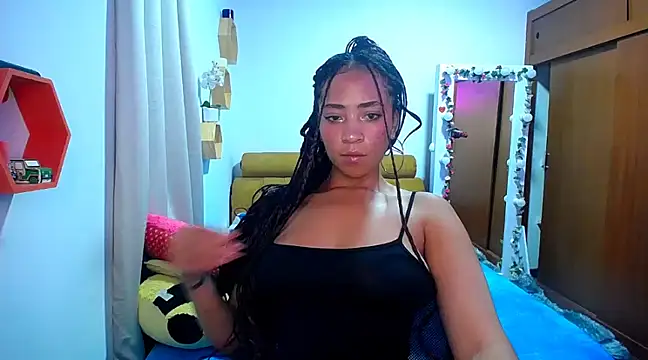 Snapshot of Danna_Ross_ chatting on 03/23/25, 01:42 Danna Ross  online show from 03/23/25, 01:42