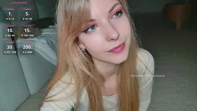 Snapshot of Cassycum chatting on 03/04/25, 10:05 Cassycum online show from 03/04/25, 10:05