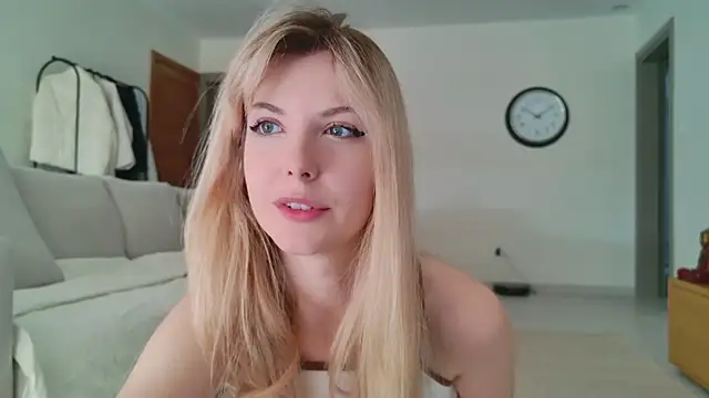 Snapshot of Cassycum chatting on 03/14/25, 02:08 Cassycum online show from 03/14/25, 02:08