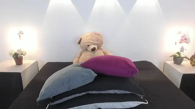 natassha1 online show from 10/09/25, 10:46