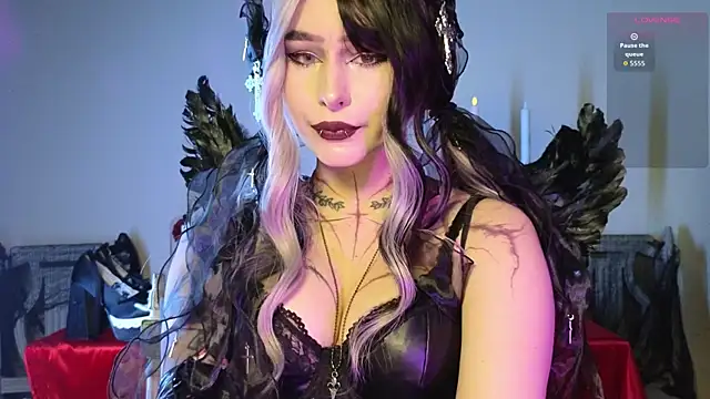 Snapshot of ghot1c_graceeee chatting on 11/15/25, 01:40 ghot1c graceeee online show from 11/15/25, 01:40