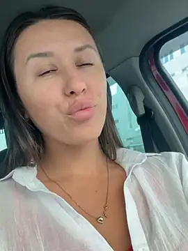 Snapshot of Cherry_Beauty chatting on 02/14/25, 12:57 Cherry Beauty online show from 02/14/25, 12:57