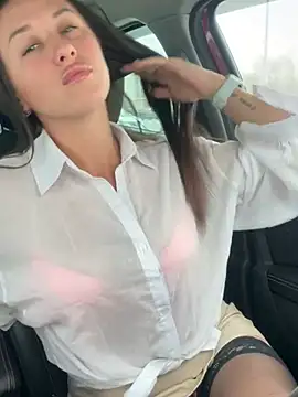 Snapshot of Cherry_Beauty chatting on 02/25/25, 08:25 Cherry Beauty online show from 02/25/25, 08:25