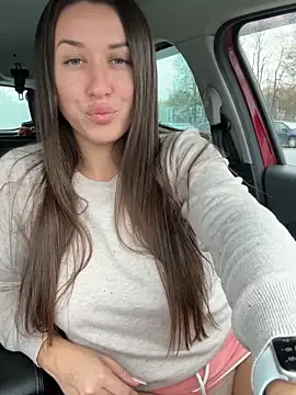 Snapshot of Cherry_Beauty chatting on 10/26/25, 08:53 Cherry Beauty online show from 10/26/25, 08:53