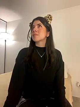 saori 10 online show from 10/31/25, 11:06