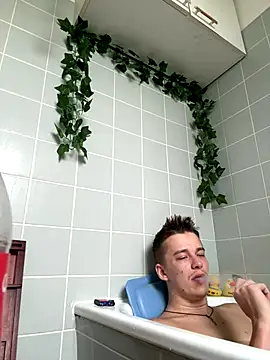 Toyjungee online show from 10/06/25, 10:02