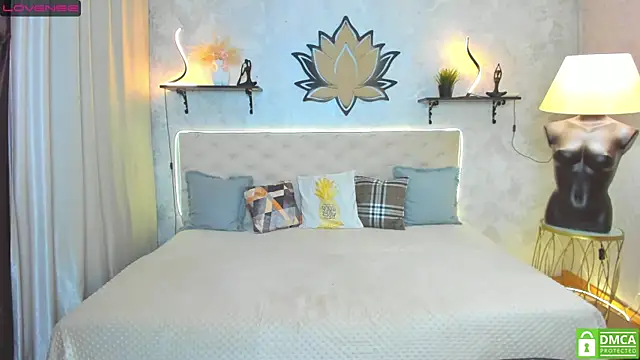 StripBianka online show from 10/13/25, 09:42