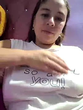 Snapshot of selena_gomez2 chatting on 03/19/25, 01:32 selena gomez2 online show from 03/19/25, 01:32