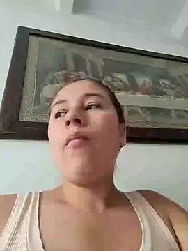 Snapshot of selena_gomez2 chatting on 09/24/25, 04:21 selena gomez2 online show from 09/24/25, 04:21