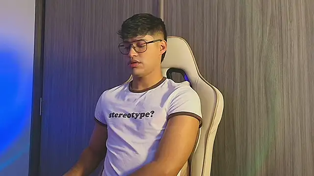 Jimmy Leeh  online show from 10/25/25, 03:58