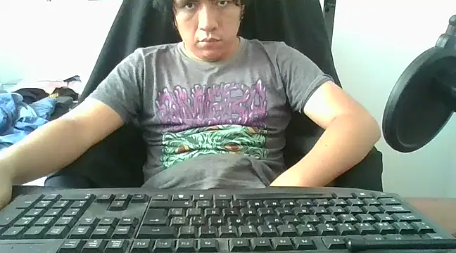 Snapshot of gianfranco1230 chatting on 02/18/25, 06:58 gianfranco1230 online show from 02/18/25, 06:58