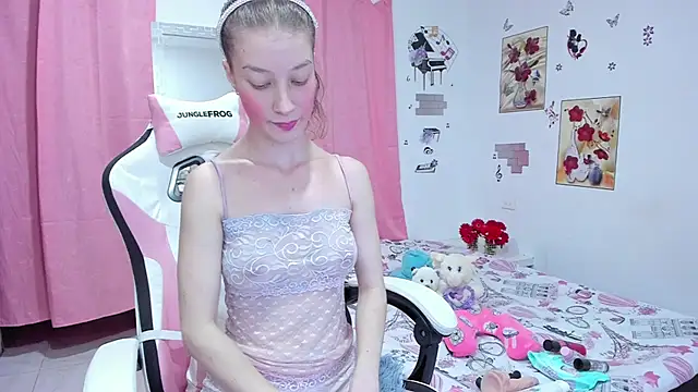 Snapshot of MiiaVolkova chatting on 01/12/25, 02:56 MiiaVolkova online show from 01/12/25, 02:56
