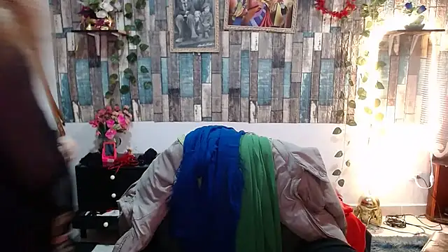 KarimaSarabe online show from 10/13/25, 10:32