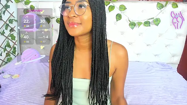 Snapshot of Andrea_Williams24 chatting on 10/03/25, 12:24 Andrea Williams24 online show from 10/03/25, 12:24