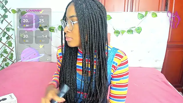 Snapshot of Andrea_Williams24 chatting on 10/18/25, 12:17 Andrea Williams24 online show from 10/18/25, 12:17