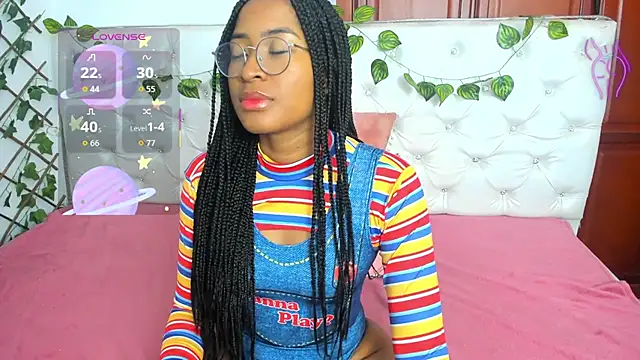 Snapshot of Andrea_Williams24 chatting on 10/31/25, 12:17 Andrea Williams24 online show from 10/31/25, 12:17