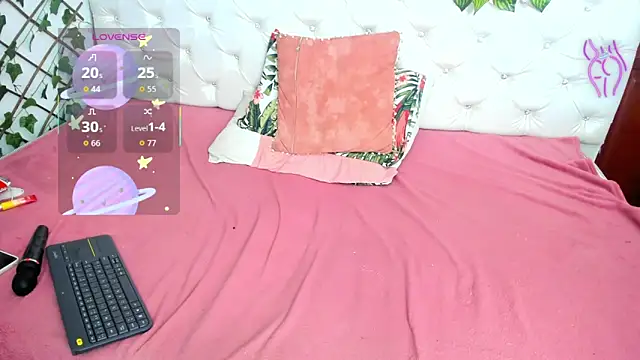 Snapshot of Andrea_Williams24 chatting on 11/13/25, 03:55 Andrea Williams24 online show from 11/13/25, 03:55