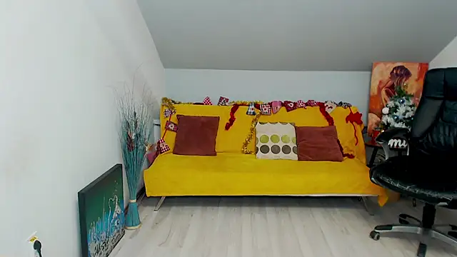 Cassandra Hotty online show from 01/08/25, 04:02