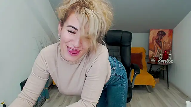 Cassandra Hotty online show from 01/10/25, 03:58