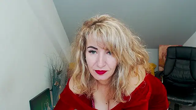 Cassandra Hotty online show from 01/14/25, 04:25