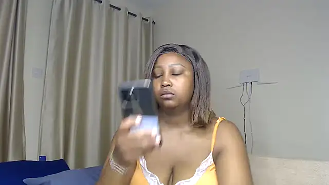 NIKKIE LOVE online show from 10/15/25, 01:17