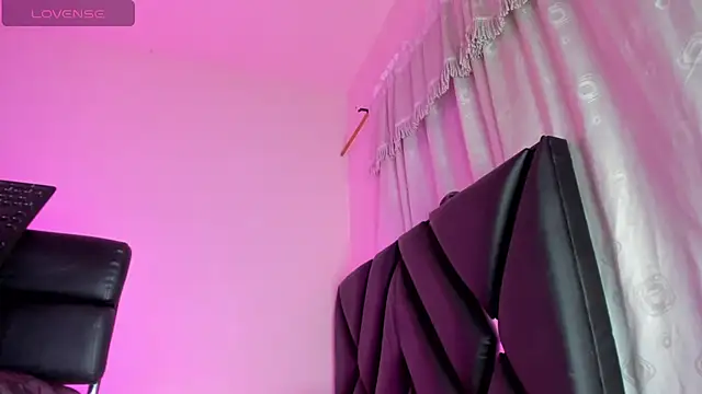 stephany doll  online show from 10/31/25, 11:33