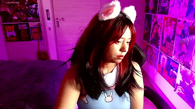 Emmachan19 online show from 11/24/25, 06:57