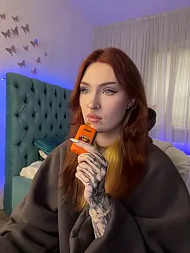 Snapshot of _Chlo__e chatting on 10/17/25, 11:13 Chlo e online show from 10/17/25, 11:13