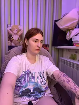 Snapshot of _Chlo__e chatting on 11/17/25, 01:00 Chlo e online show from 11/17/25, 01:00