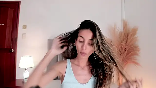 Nina Cavaali online show from 12/12/24, 06:21