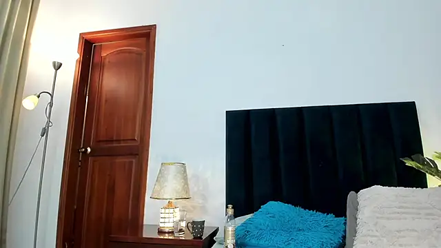 Nina Cavaali online show from 12/19/24, 09:28