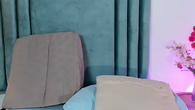 Nina Cavaali online show from 01/13/25, 11:27