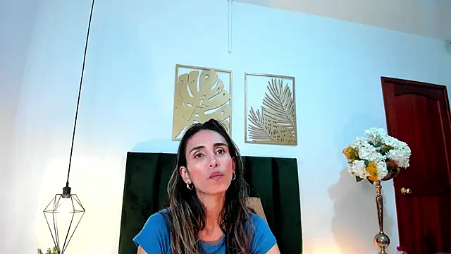 Nina Cavaali online show from 02/08/25, 06:01