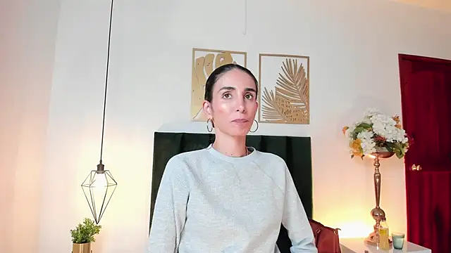 Nina Cavaali online show from 03/03/25, 06:12