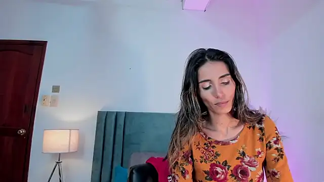 Nina Cavaali online show from 03/17/25, 06:11